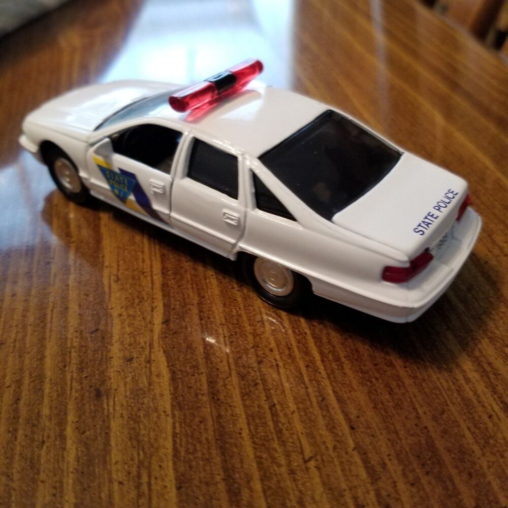 New Jersey State Police Road Champs die cast police car 1:43 scale